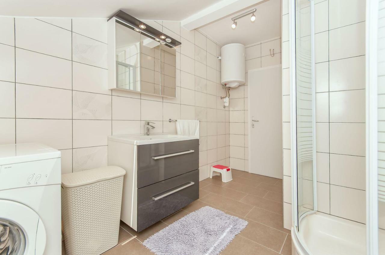 Modern Lägenhet Duće Exteriör bild